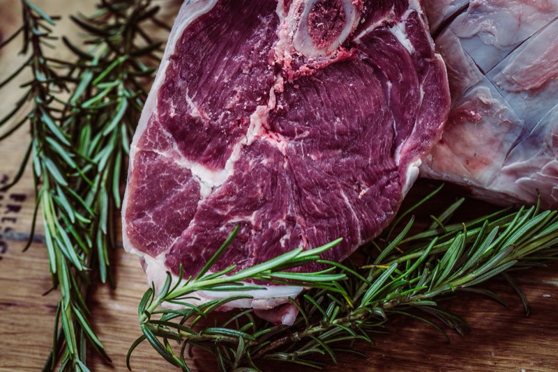 Bio-Rinderfleisch mit Rosmarin
